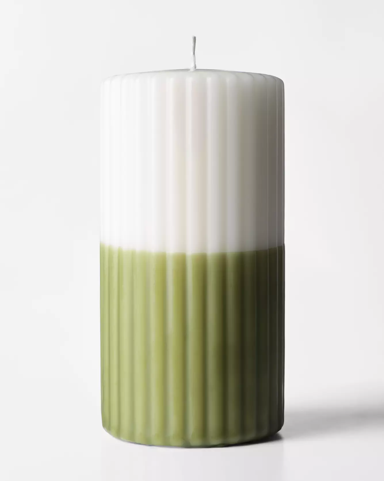 bougie cylindrique ⌀7 x 13 cm nervurée ivoire-vert foncé
